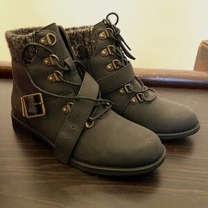 Shoe Dazzle Aurinda Sweater Cuff Combat Boots Women Lace Up